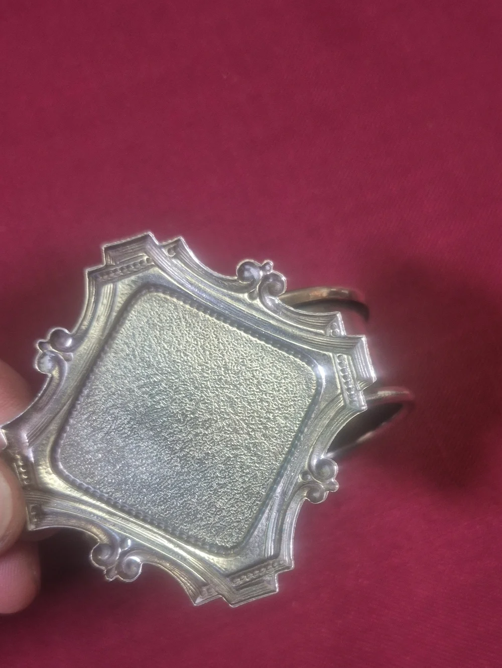 N/A ornate silver